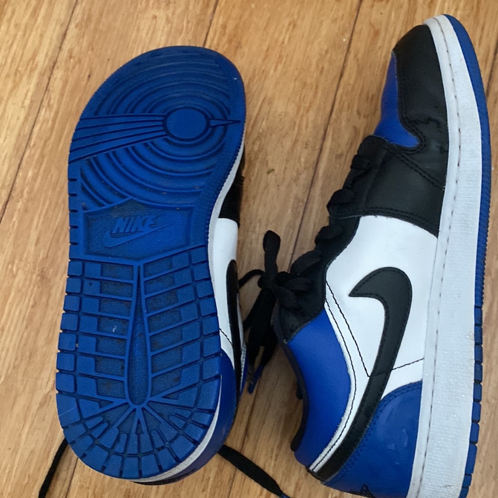 Royal blue toe low top Jordan’s